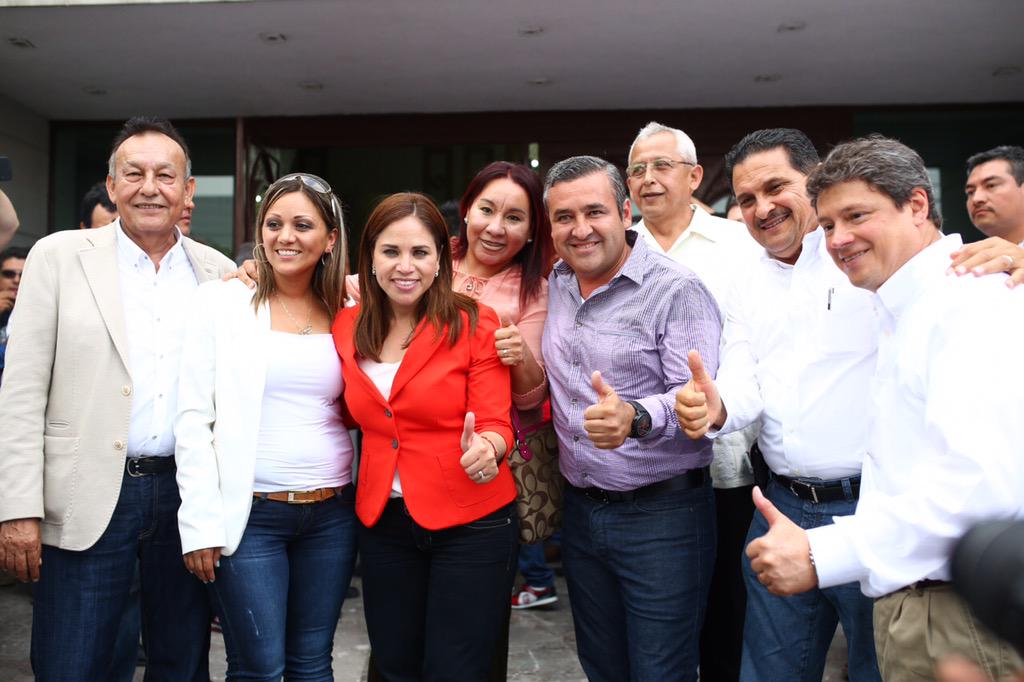 alvarez_ivonne's tweet photo. ¡Buenas tardes #NL! ¡Nos encontramos iniciando reunión con el Movimiento Obrero en Monterrey! http://t.co/ts0WxeE8BW