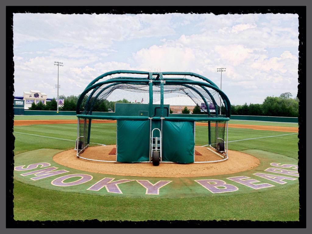 teamelitecoach's tweet photo. @SevCoHSBaseball #quietbeforethestorm #2hourstillgametime http://t.co/bOOZBMEJv2