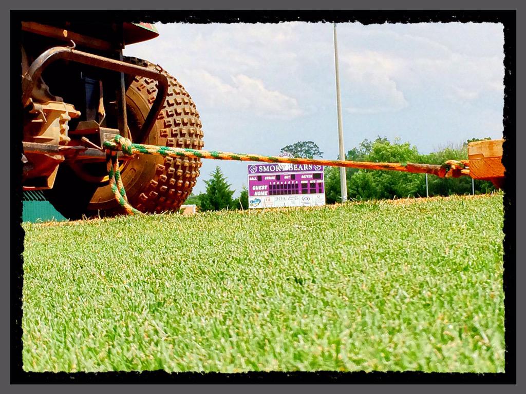 teamelitecoach's tweet photo. @SevCoHSBaseball #quietbeforethestorm #2hourstillgametime http://t.co/D3Bw62lH8D