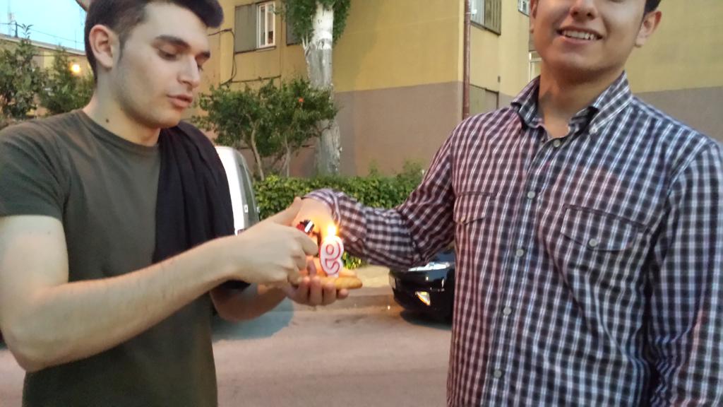jxsusortxga's tweet photo. Tarta curradisima de @alexlorkilla y #marcelooo! Gracias por la sorpresa de hoy chavales :D http://t.co/xg1j2MKDyI