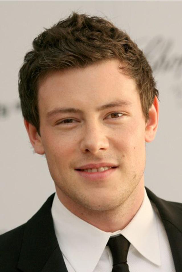 Happy bday to one of my favorite angels, Cory Monteith. I miss & love you a lot. Hope you\re singing your heart out. 
