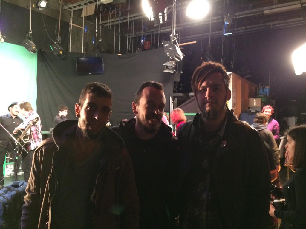 Ya estan los <a href="/JaqueReina/">Jaque.reina</a> en el estudio de <a href="/MuchMusicLA/">MUCHMUSIC</a> , a partir de las 18 hs #TUMUCH