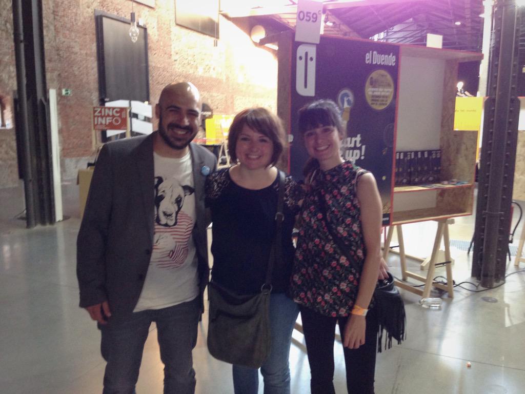 bTHRIVER's tweet photo. Mañana entrevistas a #Thrivers especial #proyectos #zincshower2015. En la foto los amigos de @locomunico y yo :) http://t.co/gGnN7y3Dl9