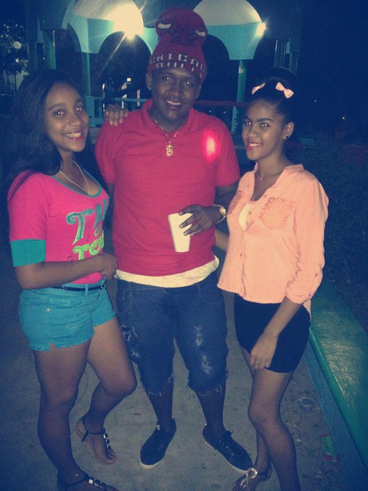 Yonelsito_Swaqq's tweet photo. - Con Mi Lokitas 😻 😘 http://t.co/HtO4oQP0S6
