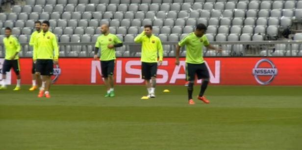 marca's tweet photo. .@MARCATV | @Rafinha es capaz de hacer todos estos malabares con un chicle. Atento al vídeo ▶ http://t.co/U2LIXLPNM1 http://t.co/Htjg1bueJu