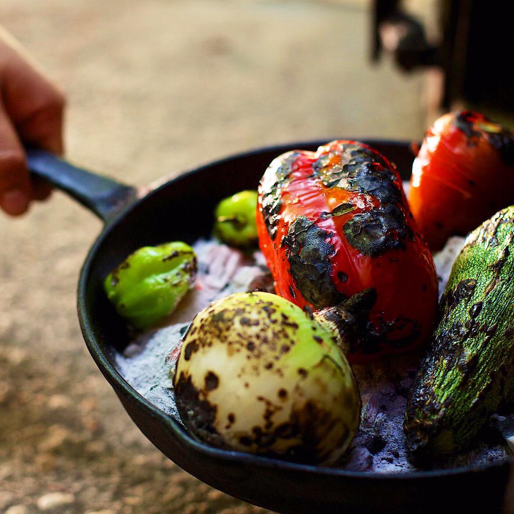 casabananatulum's tweet photo. Roasted veggies = happiness. #undebatable. http://t.co/1147ZDdo76