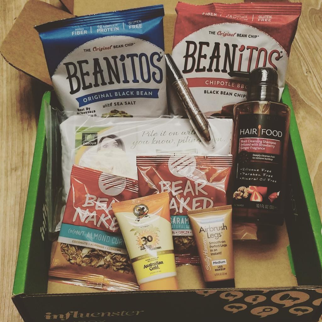 JayJor22's tweet photo. I love the #blossomvoxbox ! #beanitoschips #barenaked #australiangold #nyc #sallyhasen #nasoya #hairfood #influenster http://t.co/Yn4KHQk66R