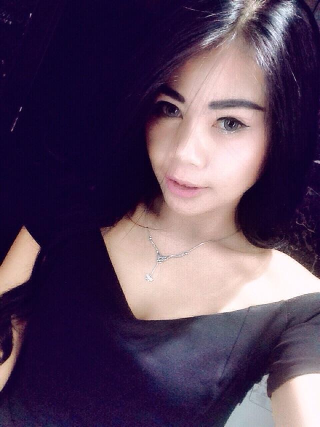 SELFIE HOT tweet media