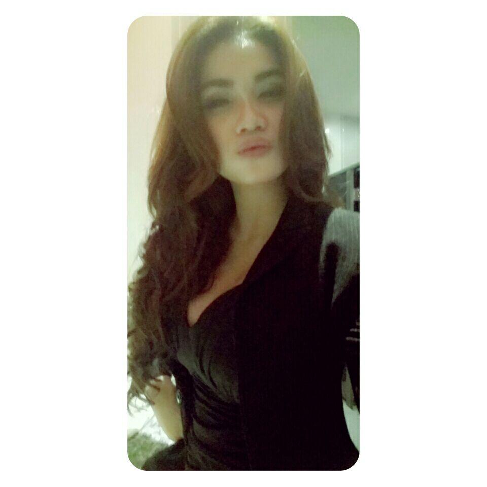 SELFIE HOT tweet media