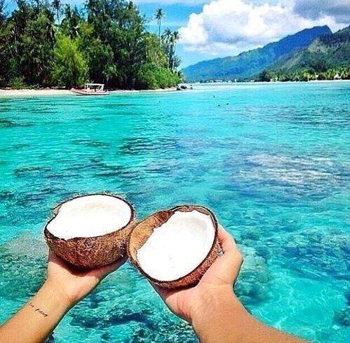 ninachains's tweet photo. Missing Thailand w/ @iansChains 😭 http://t.co/pbWMlYas2y