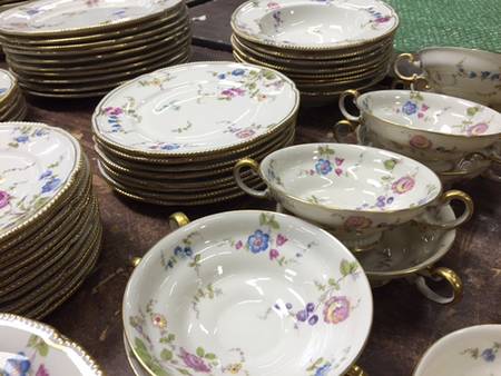 replacementsltd's tweet image. Our 34th Anniversary Free Shipping Offer Still Available!!! bit.ly/vhwi3v #vintage #chinaware #setyourtable
