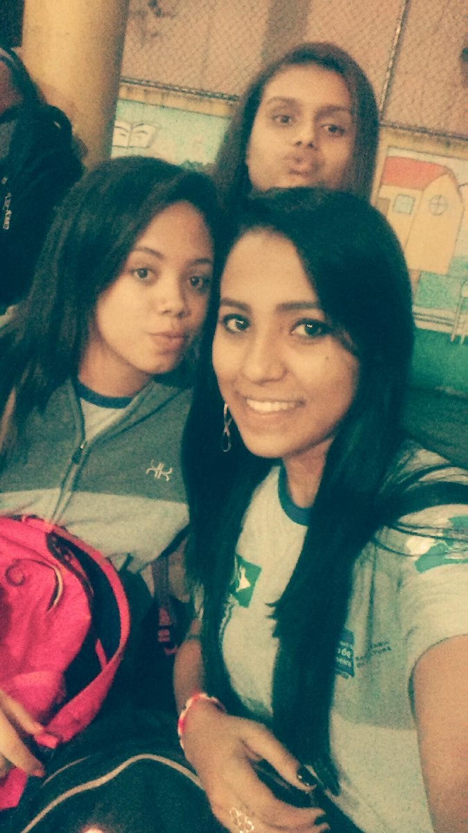 luana_kardec's tweet photo. Aqui com meus amores!#Cleia @laiberlcvive http://t.co/vJzXMMmMgH