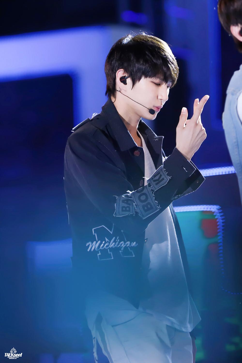 CEwtitXUEAAD8R4.jpg:large