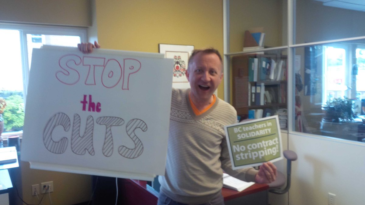 Janekcdn's tweet photo. Hey #StandWithOSSTF and #EFTOnews in solidarity @VESTA39 and @bctf with Ontario Teachers- your struggle is ours! http://t.co/oopwdUJzOw