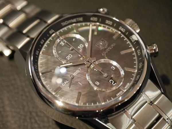 oomiya_PR's tweet photo. oomiya和歌山本店 Blog｜oomiya Watch Presents : マザー・オブ・パールのダイアルが輝く日本限定の「タグ・ホイヤー カレラ日本限定400本」最後の1本。 http://t.co/sfUo2we4er http://t.co/u4UWjO9o3u