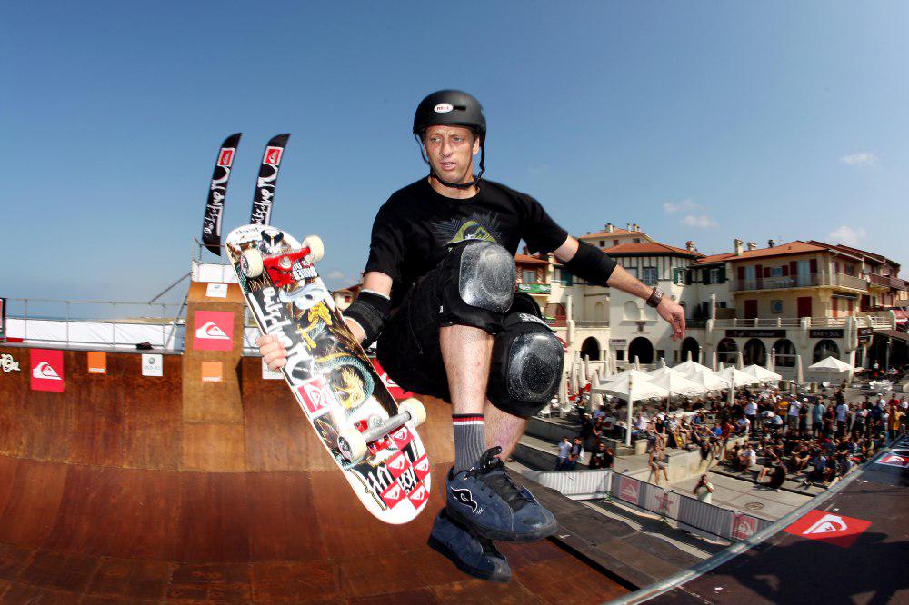 Happy birthday Tony Hawk!!skateboarder profesional dan aktor.Hayo siapa yg prnh main gamenya? :)) 