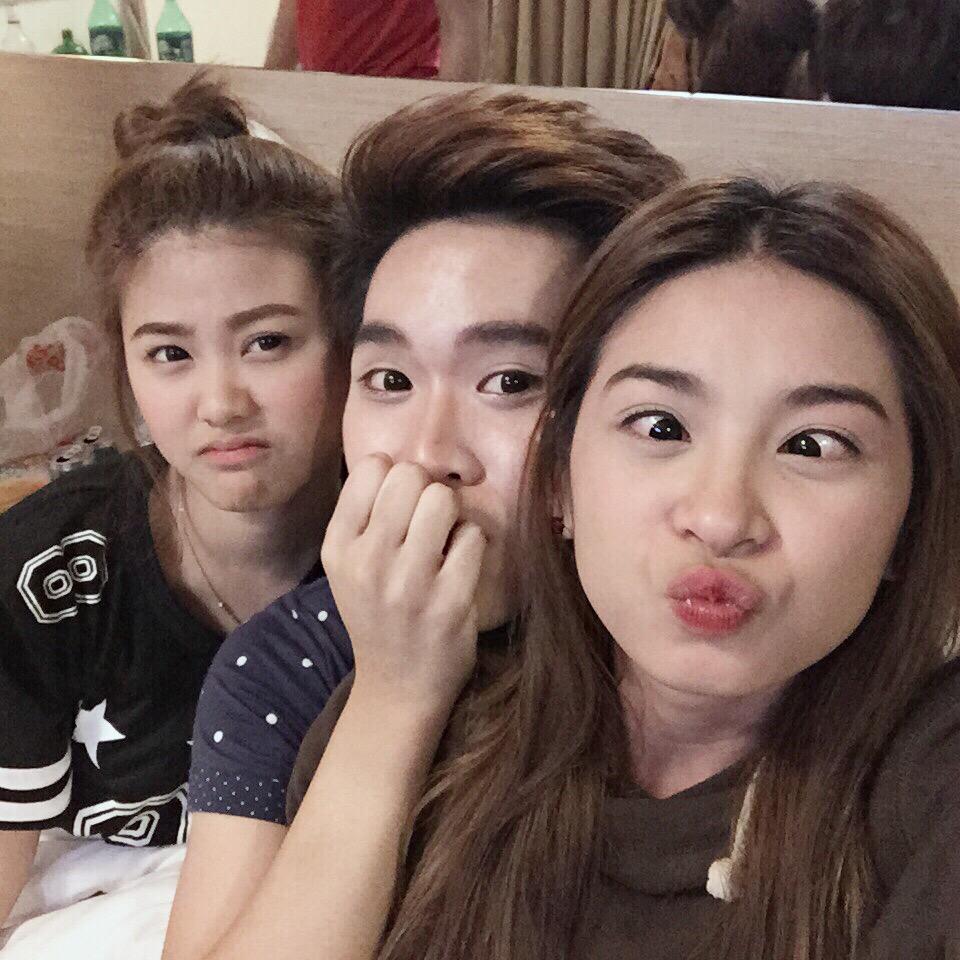 valentinersls's tweet photo. SBFF #SUPERBESTFRIENDSFOREVER #Ronamchen http://t.co/15Bi3fEx5d