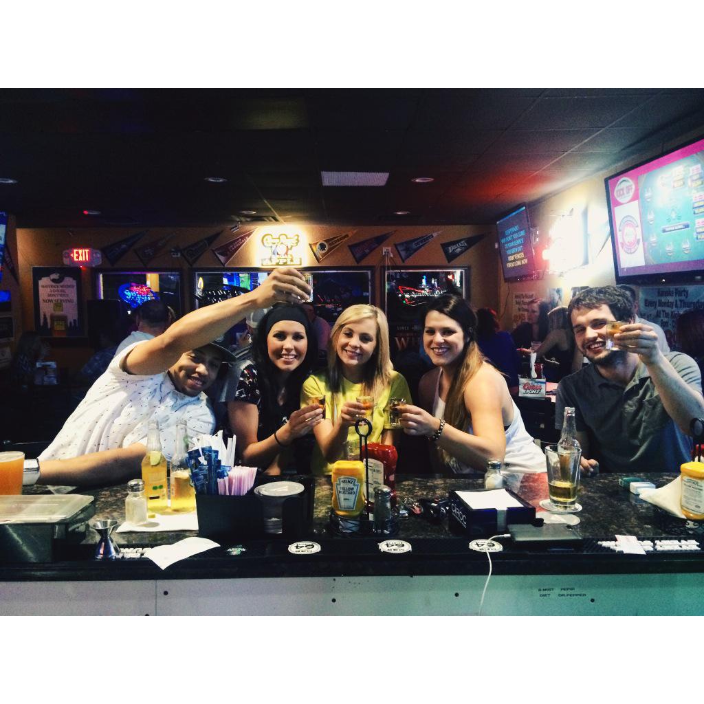 erickargreen's tweet image. SHOTSSSSSSS