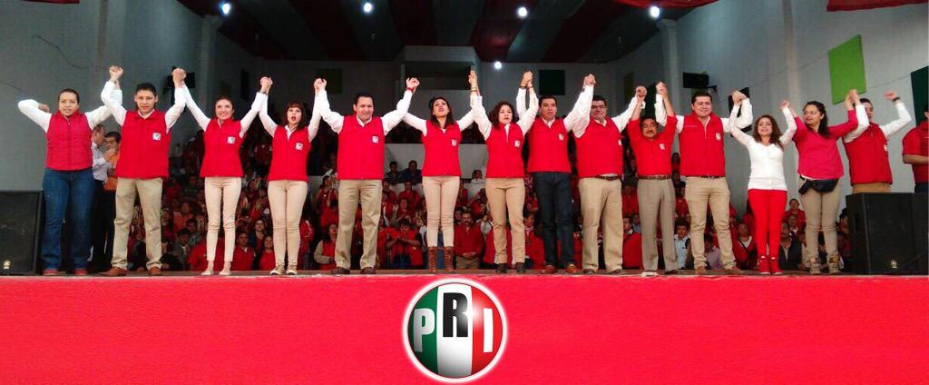 jm_aldez's tweet photo. #VoyAlLado de @denisse_ugalde @Tobetogonzalez @YuriSotoZ @monter_03 @ArianaGVidal @EdnaV_Sosa @fabiolarriola #TTQM http://t.co/TkUoodRQ6H