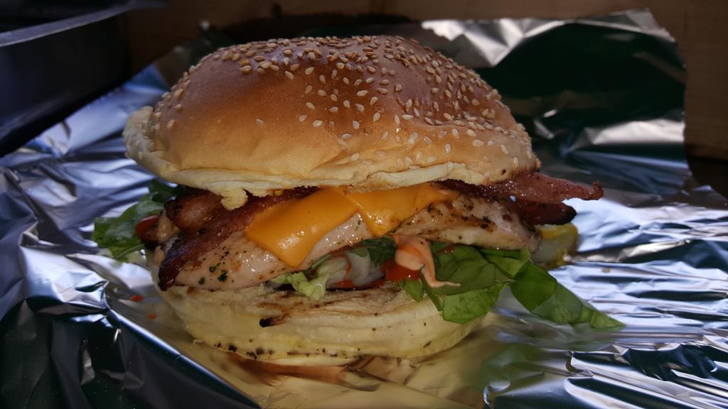 sherwoodburgers's tweet photo. Today we have Chili, Lime &amp; Garlic and Texan Smoked Chicken. Hand rolled Beef Burger @whitecrossst #studentdiscount http://t.co/BIt7ZtYKWm