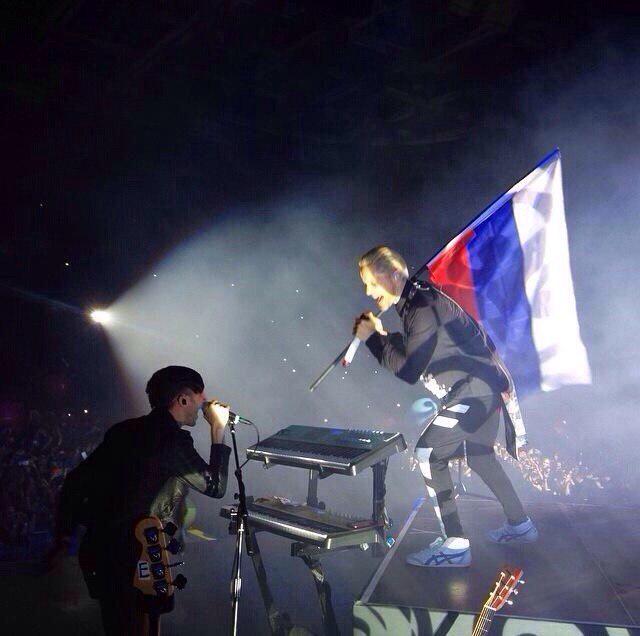 maru_v_g's tweet photo. Memories that will stay with me forever. Miss you guys... ❤ 
#LoveLustTour #MarsInRussia
@JaredLeto @30SECONDSTOMARS http://t.co/jImsrVwHOM