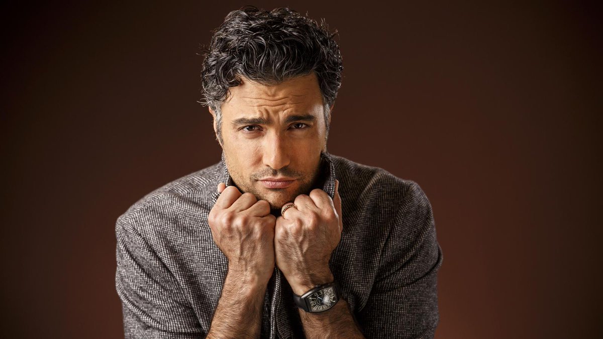 cindyhively's tweet photo. Lively web chat w/#JaneTheVirgin dad @jaimecamil &amp; @villarrealy on finale. Photo @rdaphoto63 http://t.co/PjcEnedeT8 http://t.co/Cs3vVnQzrD