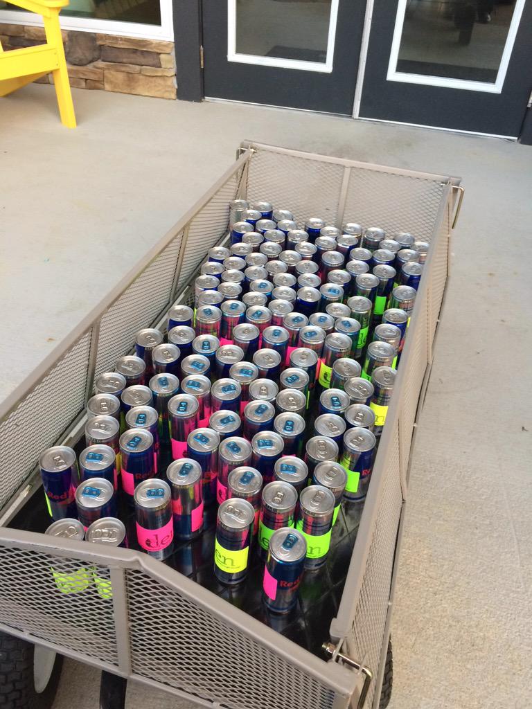 Look for us by Speakers' Circle on campus in a few. We have the wings to get you through a late night #LeadTheStreak