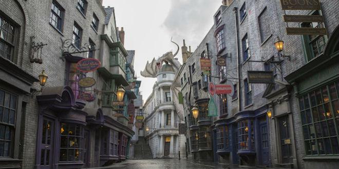 MuggleNet's tweet photo. #WWoHP continues bringing in the Galleons at @UniversalORL! - http://t.co/SQX3OU6gji http://t.co/AKBWXMryUX