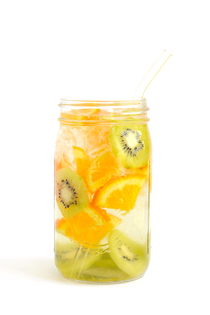 udisglutenfree's tweet photo. Spice up your hydration game with these fruit-infused water ideas from @SheUncovered http://t.co/E7pw0SK5rk http://t.co/wc9gzhnwyd