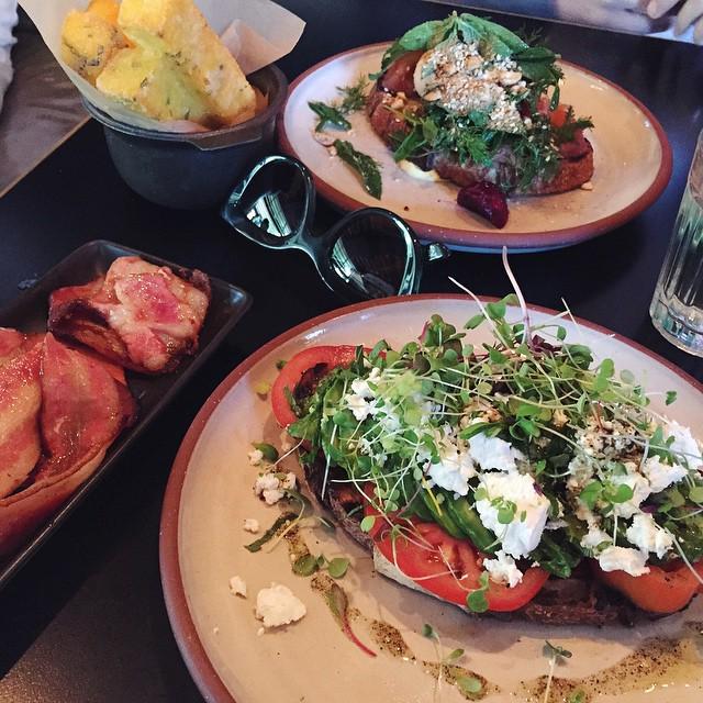 hayden_quinn's tweet photo. INSTA from @nutoriousbaking -Birthday brunchin' with @hatrikkk 🎈🎂 by nutorious_ http://t.co/j0rz3Op8D0
