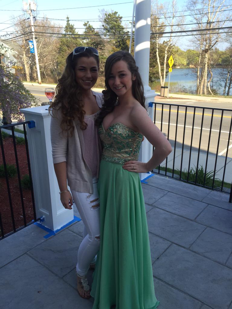 taylor_winslow3's tweet photo. Probably my most favorite pictures from this whole weekend, words cannot describe how much you mean to me💚 http://t.co/5aqZpr5mDO