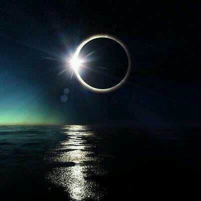 Global_Pix's tweet photo. Awesome Ocean Photo. Waterworld Eclipse. http://t.co/EOkXpjznuG