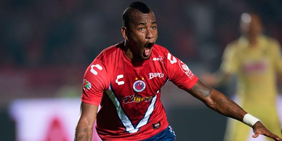 Amantesdelfut_'s tweet photo. ¡SUPERLATIVO!

Goles en el CLA15:
-Leiton Jiménez: 6 tantos.
-Oribe Peralta: 5
-Matías Vuoso: 5
-Eduardo Herrera: 5 http://t.co/SQMUHjAn0n