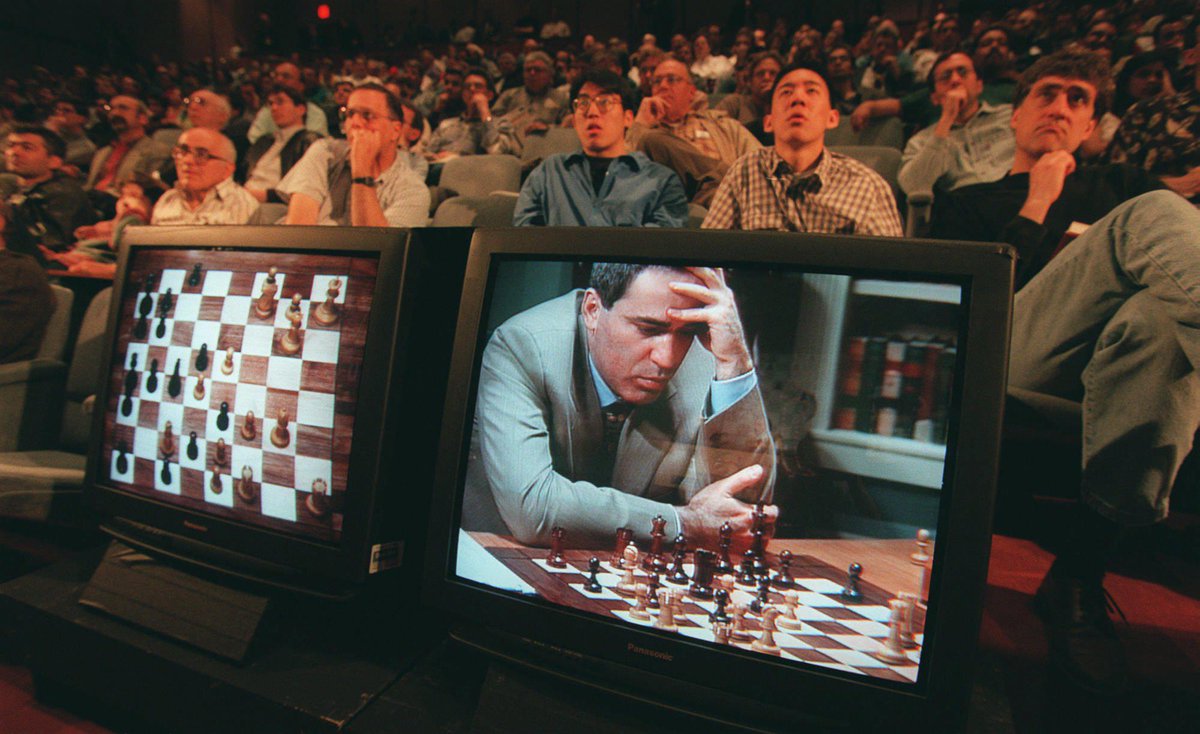 smartchoc's tweet image. 11/05/1997 #DeeperBlue gana a #GarryKasparov la partida de #Ajedrez pactada a 6 partidos. Fue una versión mejorada de #DeepBlue, la súper computadora de #IBM que finalmente evolucionó en #Watson