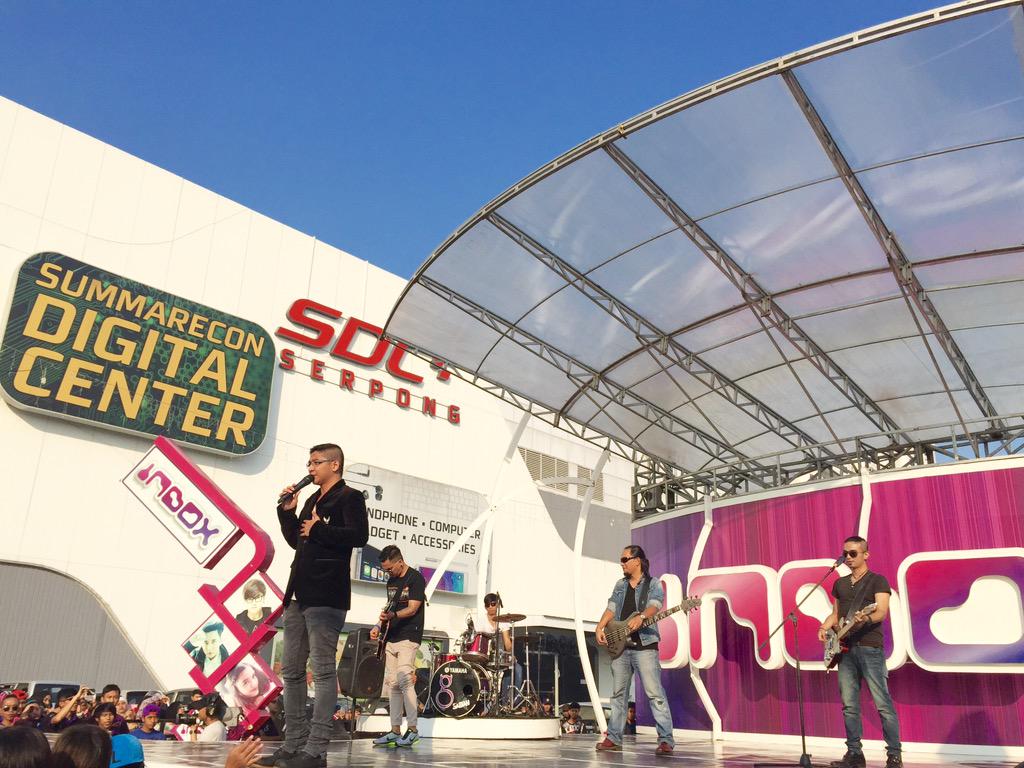 AlmostSoulmate_'s tweet photo. @UNGU_Tweet Aku Tahu &amp; Pogo Pogo 🎶🎸🎤🎿@pashaofficial_ @enda_zara @oncy_8 @Makki_Parikesit  #Rowman @infoUNGU http://t.co/S7lL5EDS5r