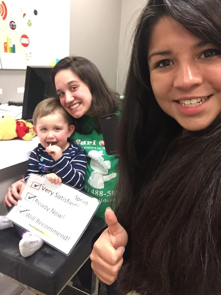 McHenryFoneZone's tweet photo. Making everyone, of all ages, leave super satisfied! @FoneZoneFred @1MissAlyson #GettingBetterEveryday http://t.co/GCNXBn3amw