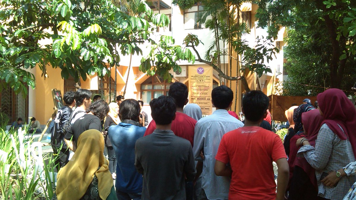Fandom_ID's tweet photo. Lagi pembukaan acara #ComPower di UIN Suka http://t.co/RmSHidPSTQ