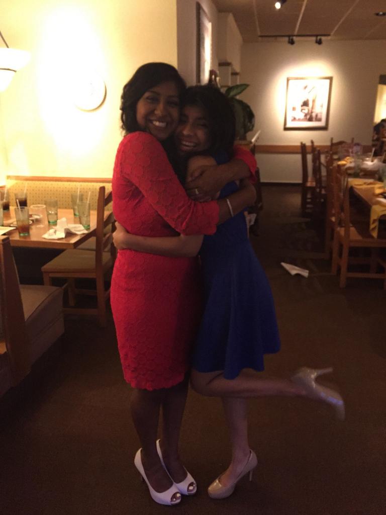 kaniz_islam's tweet photo. Last banquet with my baby seniorsss 😩😩 💋💕 http://t.co/GI9KBCowEo