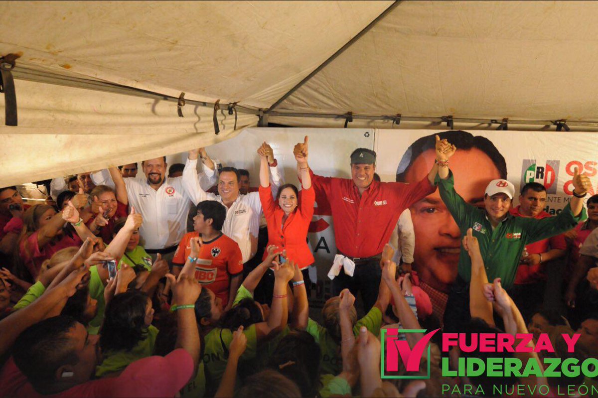alvarez_ivonne's tweet photo. Gracias a mi amigo Manuel Cota, Senador y líder de la CNC; por haberme acompañado a la colonia El Roble en #Apodaca http://t.co/4mFnpO1MEf
