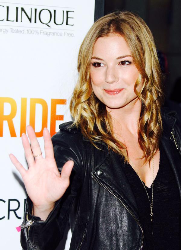 Happy Birthday Emily VanCamp 