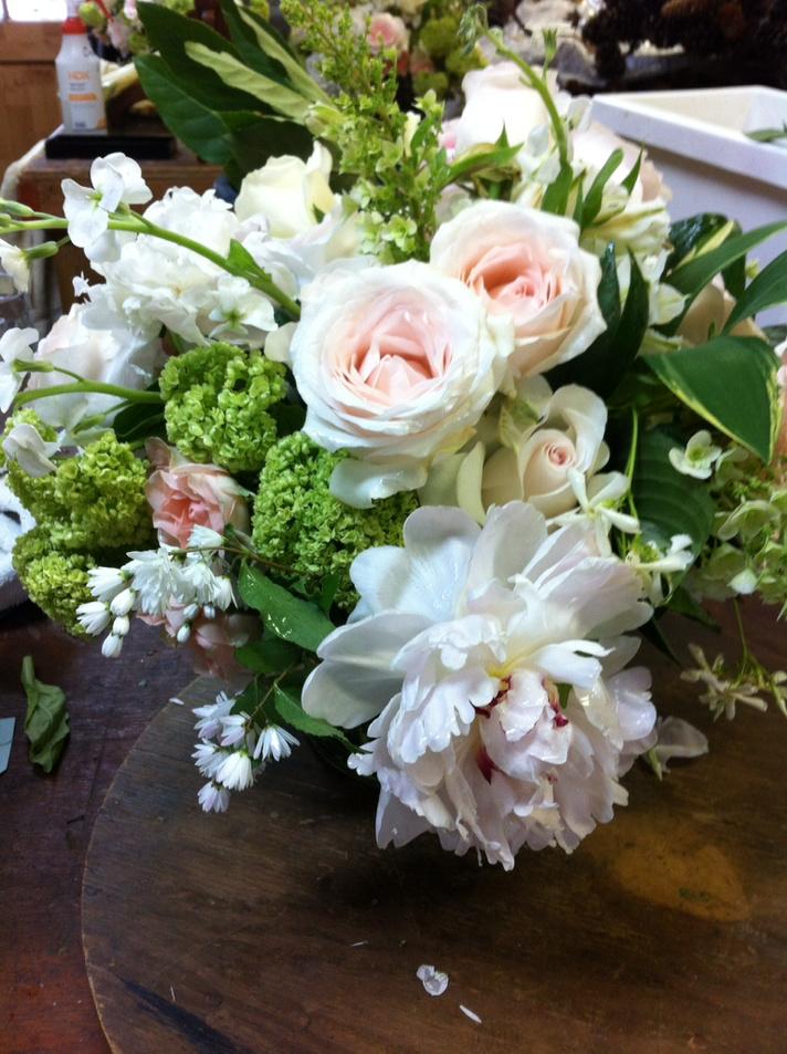 EvergreenBook's tweet photo. #spring #flowers from my garden-peonies, deutzia, Confederate jasmine, hosta, oak leaf hydrangeas http://t.co/stYaBumwp2