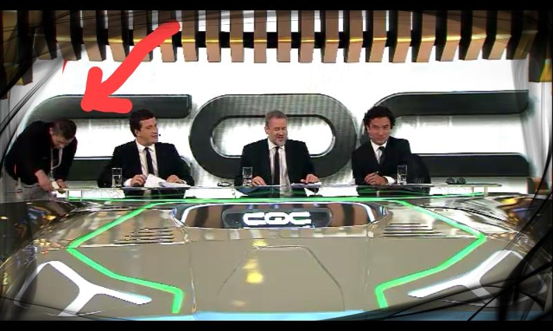MegaligaCQC's tweet photo. @cortezrafa Vcs quebraram a bancada, foi?? Hahahaha #intervalo #appband #cqc http://t.co/jPJqLOWfOm