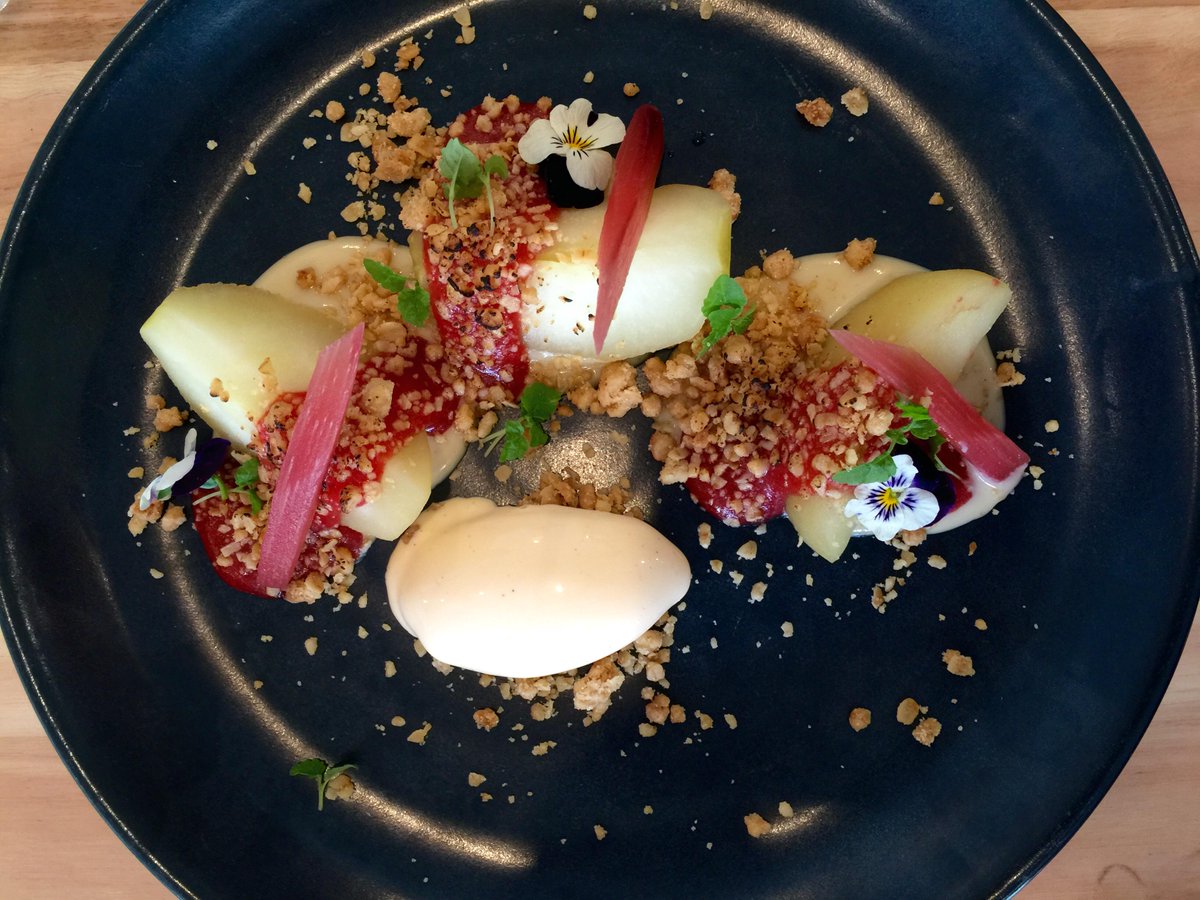 MattRepublica's tweet photo. Apple and rhubarb crumble, toasted brown rice ice cream $13.5 @republicaplace special http://t.co/3EPOSbQn63