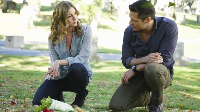 Variety's tweet photo. What did you think of the #Revenge series finale? http://t.co/Q9N9CdlWlb http://t.co/c7a41ToCuI