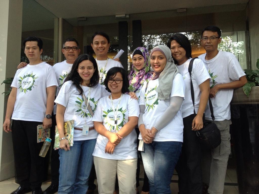 SHL_Indonesia's tweet photo. We are ready for #Globalimpactimpactweek
#CEBgivesback #oneceb http://t.co/ElJ1r2R6HQ