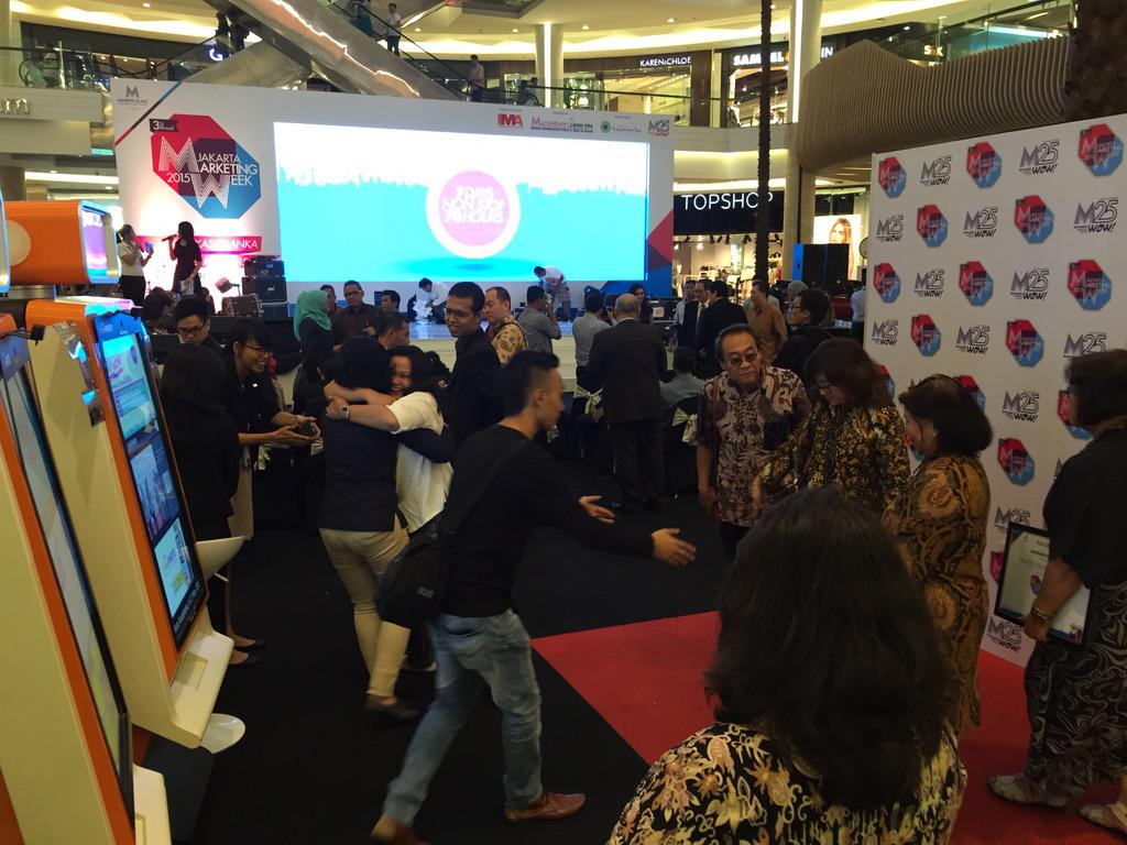 im freephoto tweet media