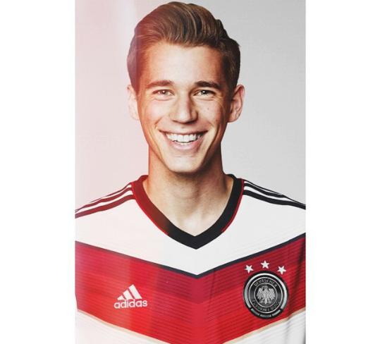 Happy birthday Erik Durm  