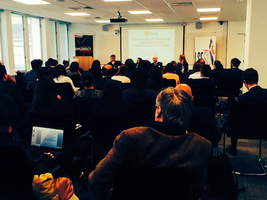 A packed room at the #LSEColPeace Panel Event @latamlse @LSEpublicevents @John_Collins1 @DanielMejiaL http://t.co/waCDKhKQOX