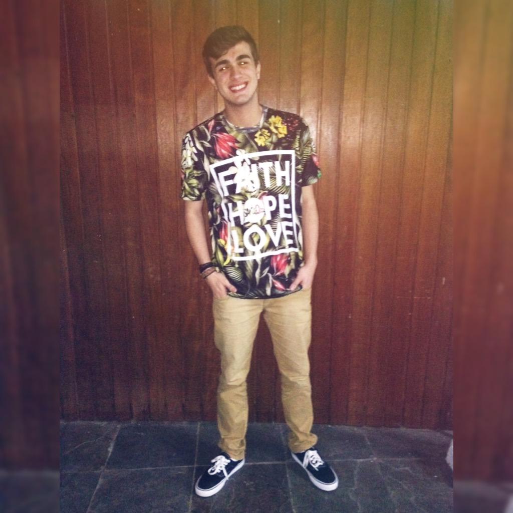 raphadelreyy's tweet photo. #SantoLoco http://t.co/xJPoFcV5Mw