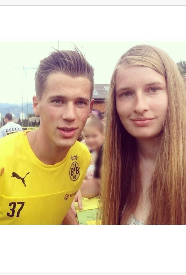 Happy birthday erik durm!    